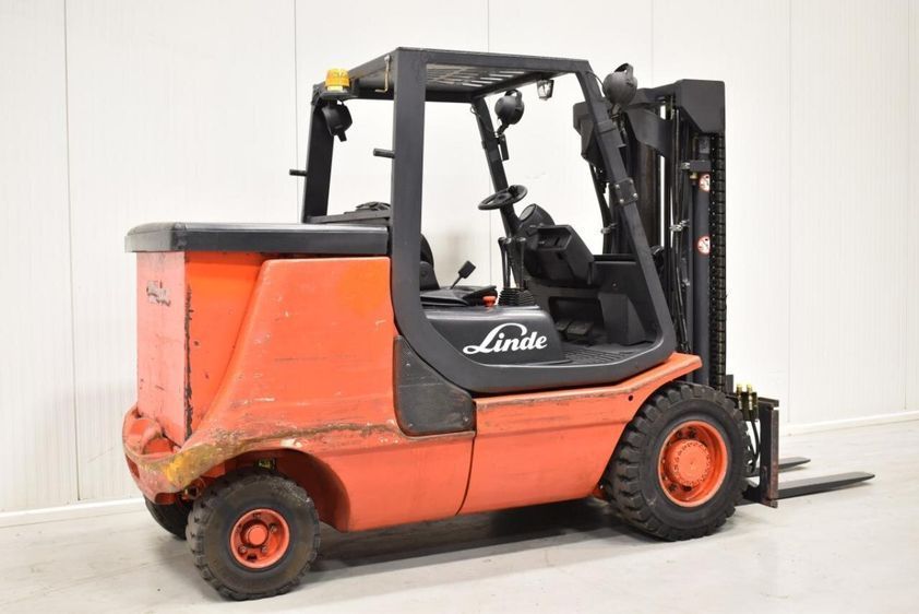 Електричний навантажувач LINDE E 40 P