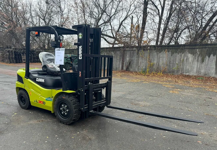 Дизельний навантажувач CLARK L30D
