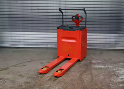 Электрическая тележка LINDE T30 (грузоподъемность 3000 кг)