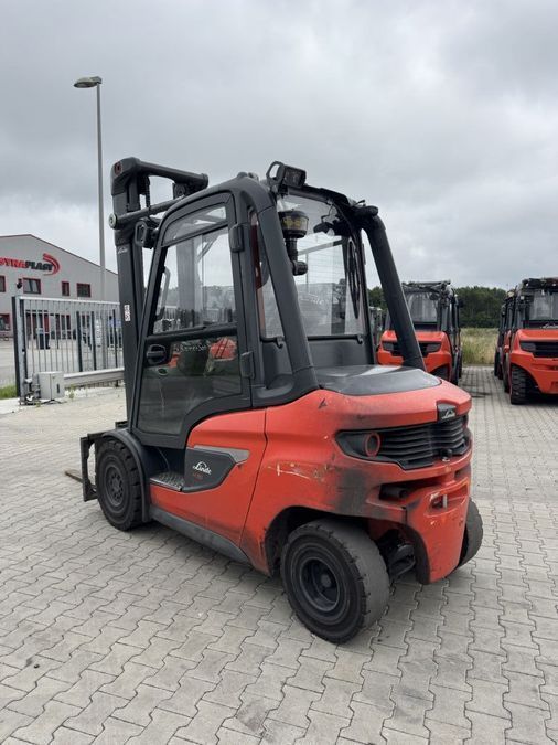 Дизельный погрузчик LINDE H30D-01 (серия 1202)