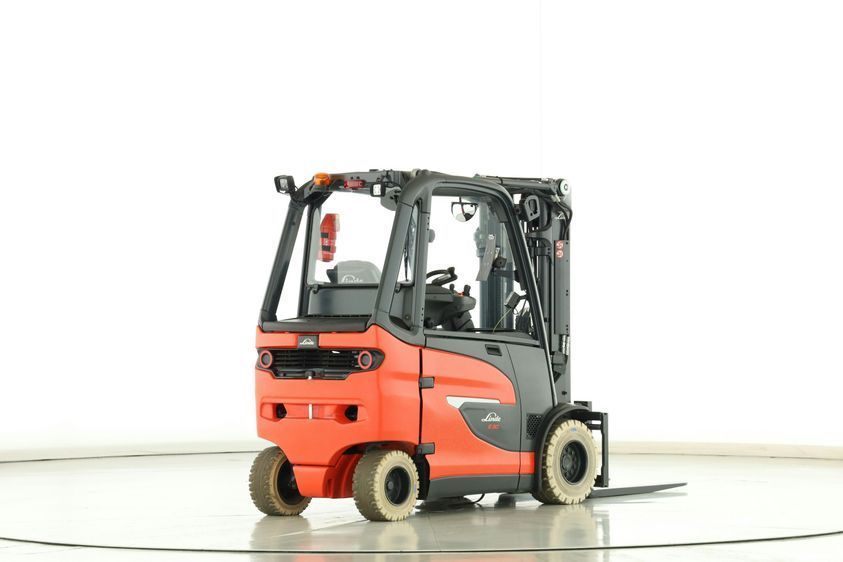 Электрический погрузчик Linde E30-Н01 / 600