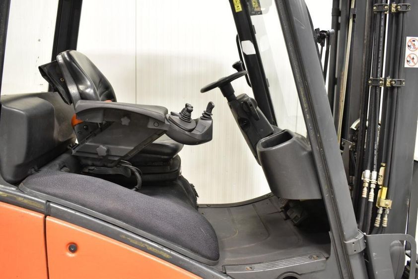 Дизельний навантажувач LINDE H16D