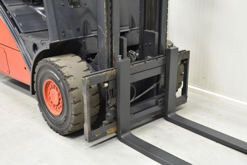 Дизельный погрузчик LINDE H35D-02