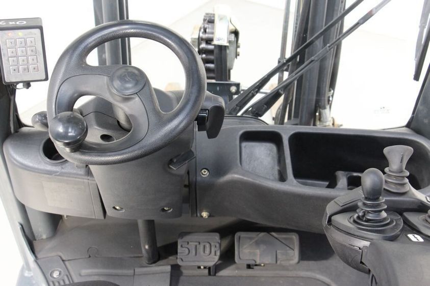 Дизельный погрузчик LINDE H20D-01