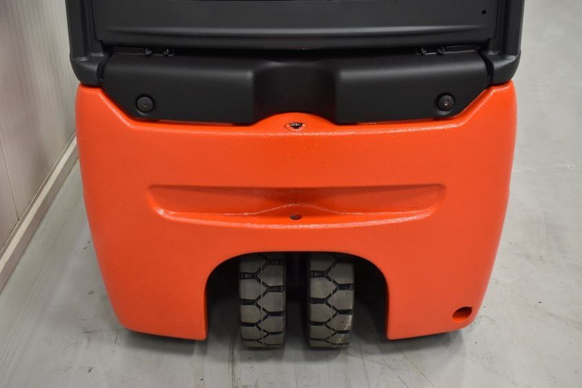 Электрический погрузчик LINDE E 16 C-01 трехопорный