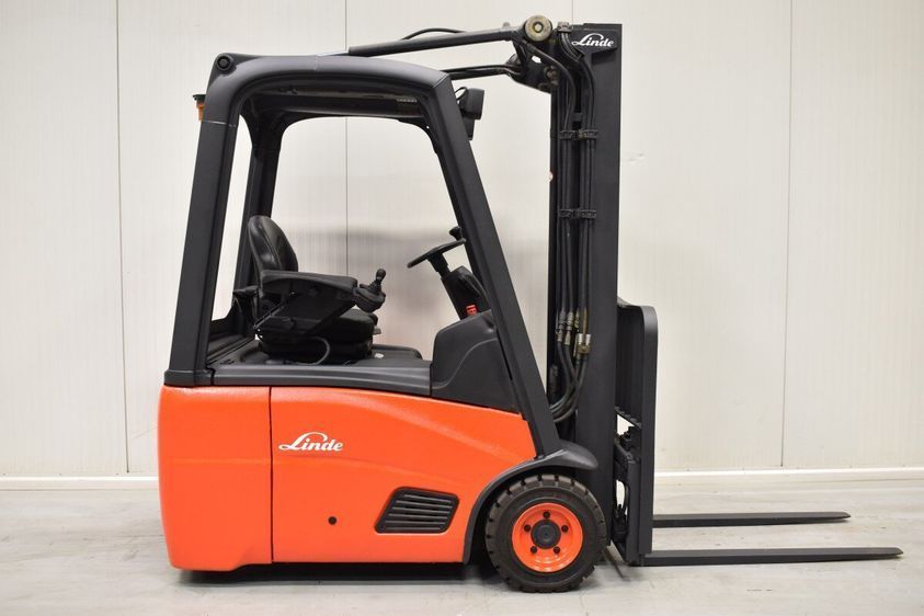 Электрический погрузчик LINDE E 16 C-01 трехопорный
