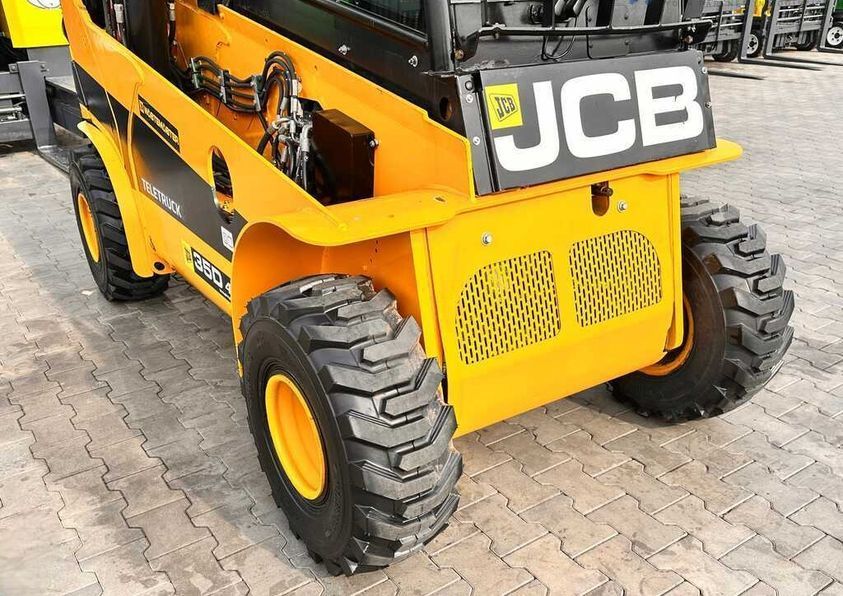 Телескопический погрузчик JCB TLT35D