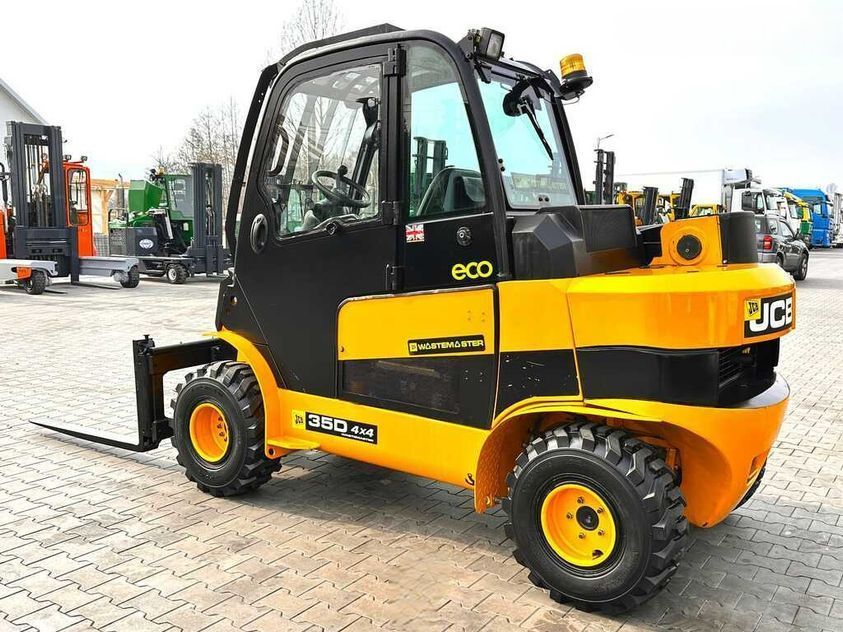 Телескопический погрузчик JCB TLT35D
