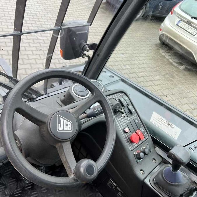 Телескопічний навантажувач JCB TLT35D