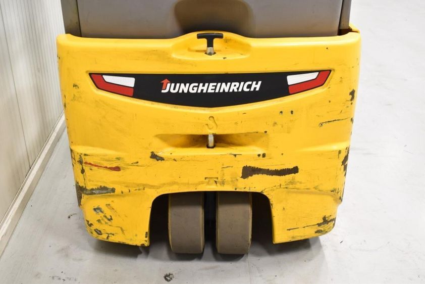 Електричний навантажувач JUNGHEINRICH EFG 215 трьохопорний