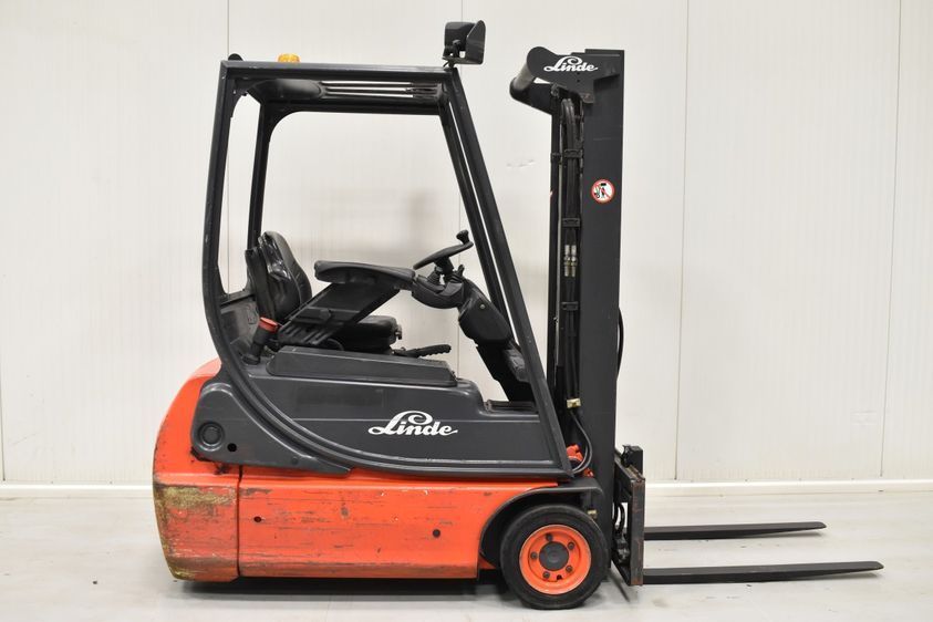 Электрический погрузчик LINDE E 16 C-02 трехопорный