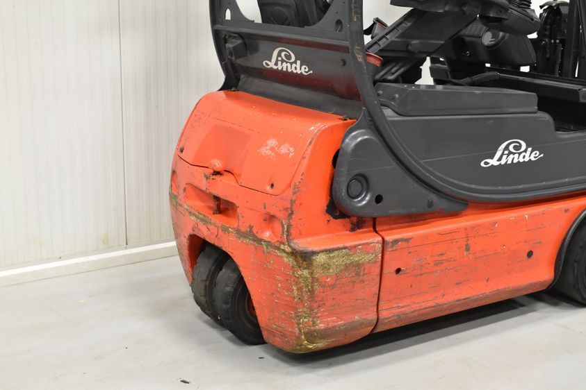 Электрический погрузчик LINDE E 16 C-02 трехопорный