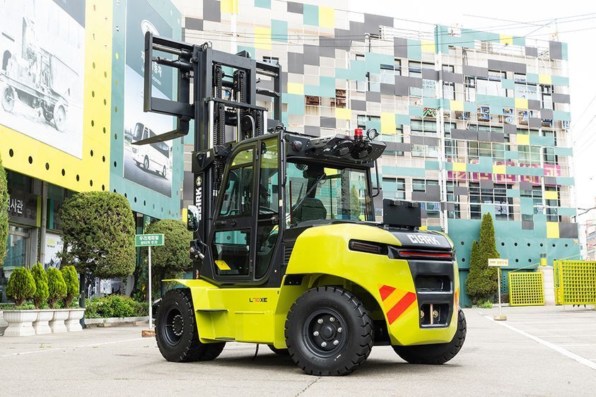Електричний навантажувач CLARK L70-80XE (7000-8000 кг)