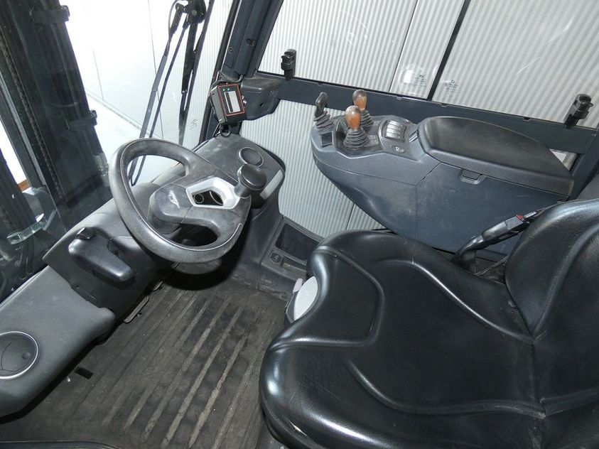 Дизельний навантажувач LINDE H30D (серія 1202)