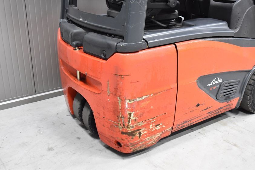 Електричний навантажувач LINDE E16С-02