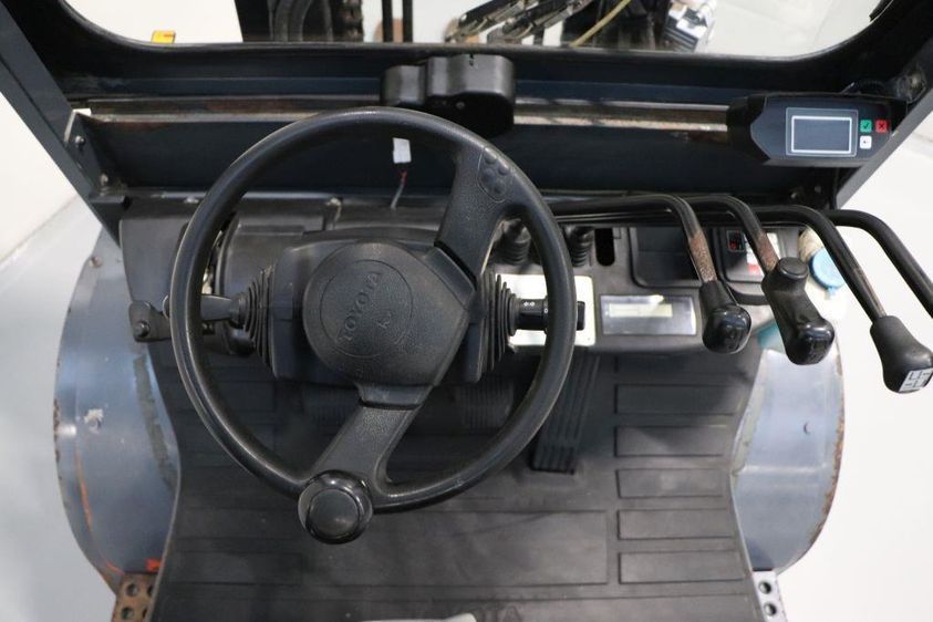 Дизельний навантажувач TOYOTA 40-8FD45N
