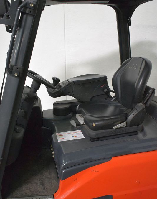 Електричний навантажувач LINDE E 18-02 трьохопорний
