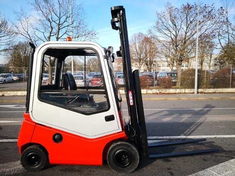 Дизельный погрузчик BT C4D150D