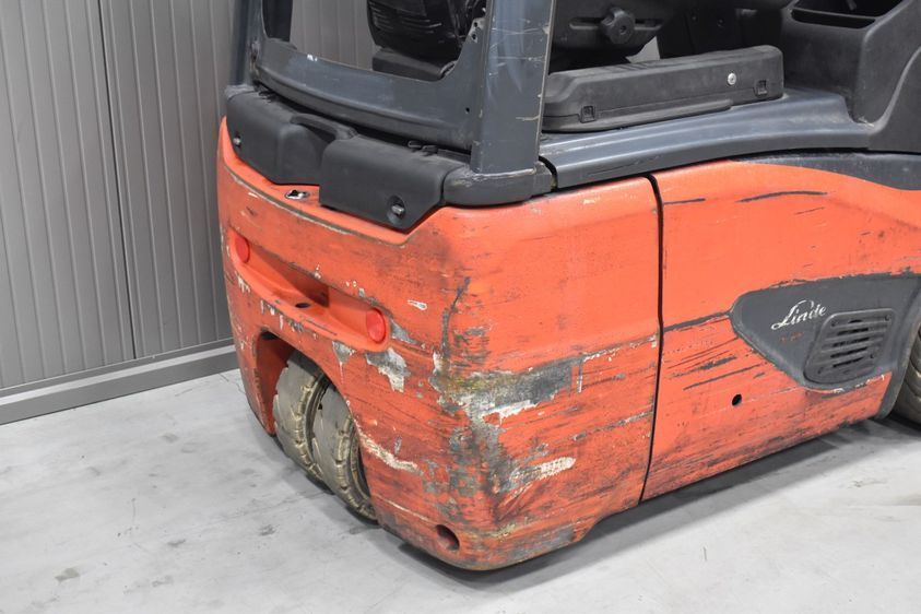 Електричний навантажувач LINDE E16С-02
