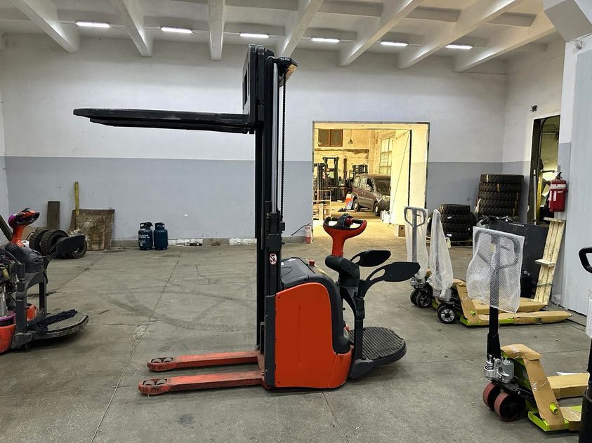 Електричний штабелер LINDE L 14 AP з Акб 2019 року