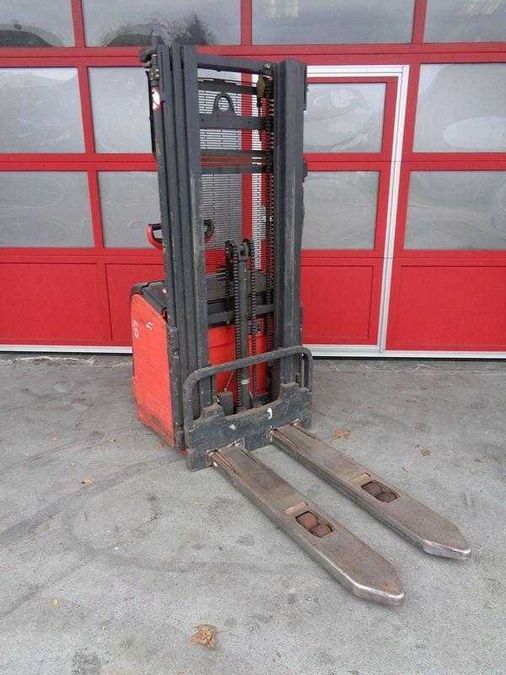 Электрический штабелер LINDE L16, поводковый