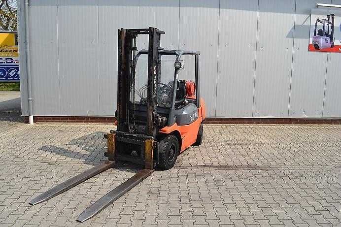 Газовий навантажувач TOYOTA 42-7FGF25