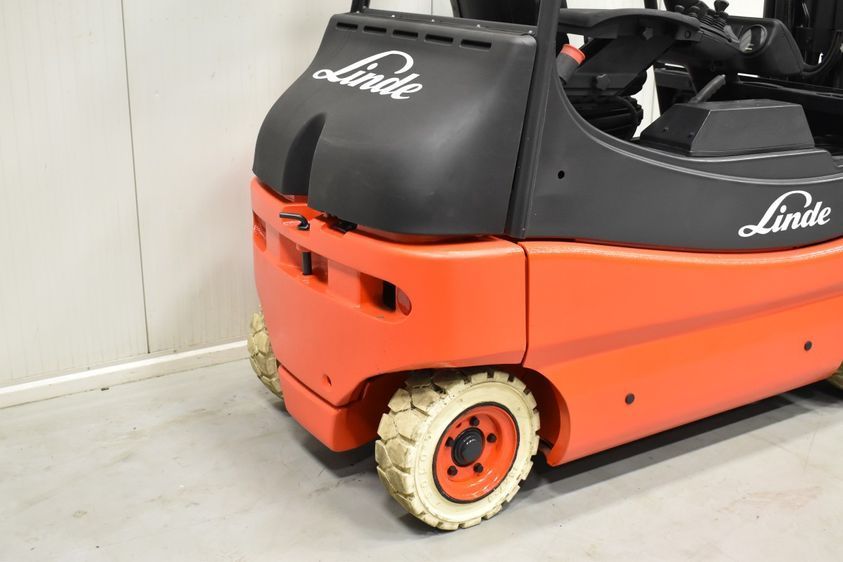 Электрический погрузчик LINDE E 25