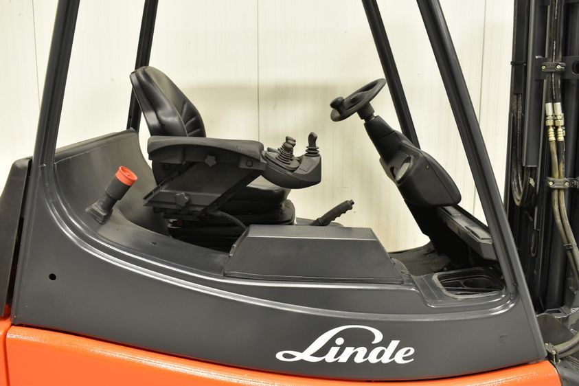 Электрический погрузчик LINDE E 25