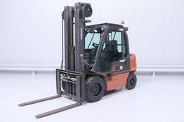 Дизельный погрузчик Nissan FGD-02-A-32-Q