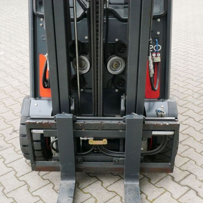 Электрический погрузчик LINDE E20PH (386)