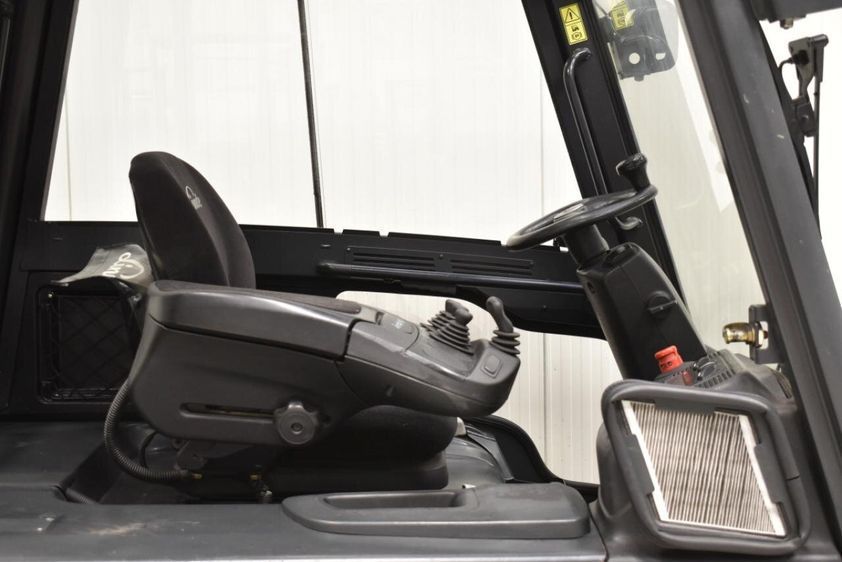 Электрический погрузчик LINDE E25 L-01