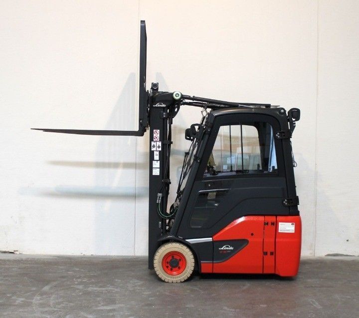 Электрический погрузчик LINDE E16С-02