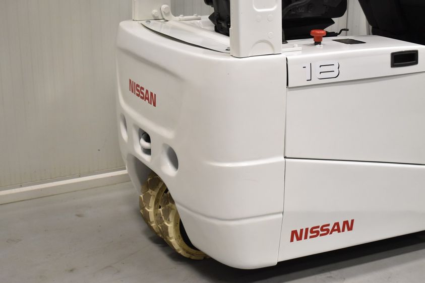 Електричний навантажувач NISSAN A1N1L18Q трьохопорний