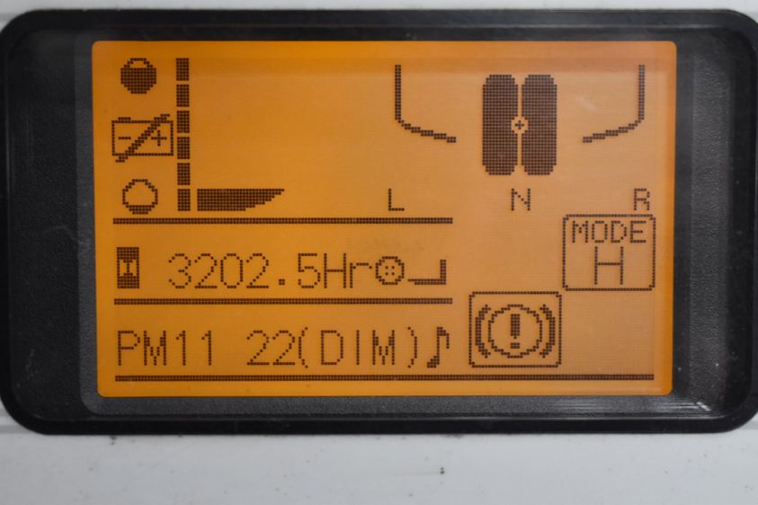 Электрический погрузчик NISSAN A1N1L18Q трехопорный
