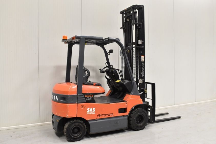 Електричний навантажувач TOYOTA 7FBMF25