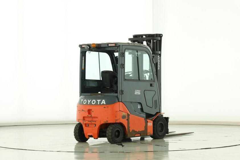 Электрический погрузчик TOYOTA 8-FBMKT-25