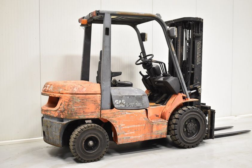 Дизельний навантажувач TOYOTA 62-7FDF30