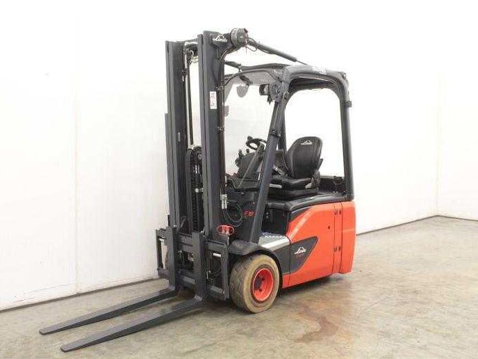 Електричний навантажувач LINDE E 18 трьохопорний