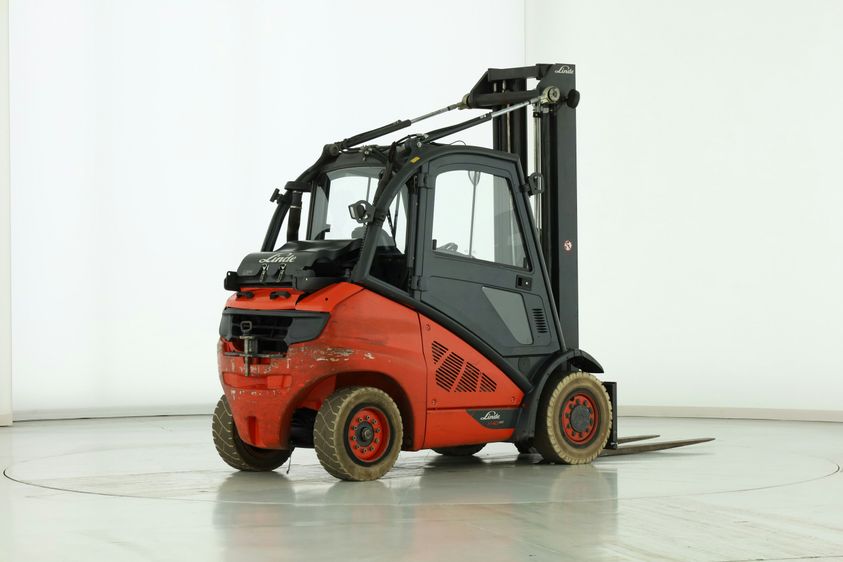 Газовый погрузчик LINDE H40T-02