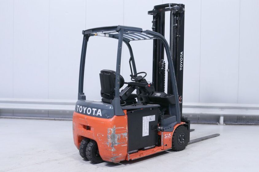 Электрический погрузчик Toyota 8-FBET-16 трехопорный