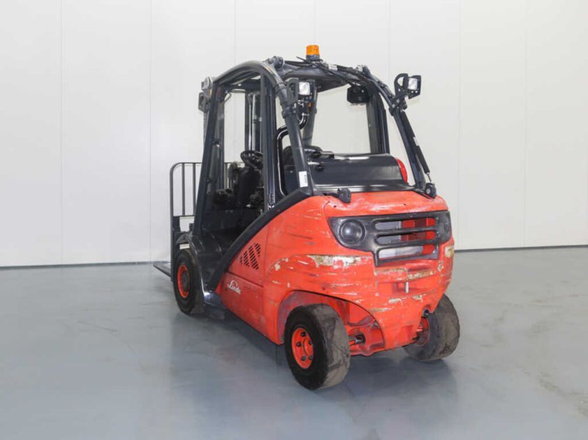 Газовий навантажувач LINDE H30T (393 серія)