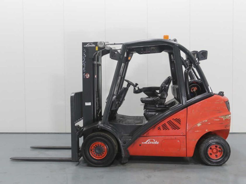 Газовий навантажувач LINDE H30T (393 серія)