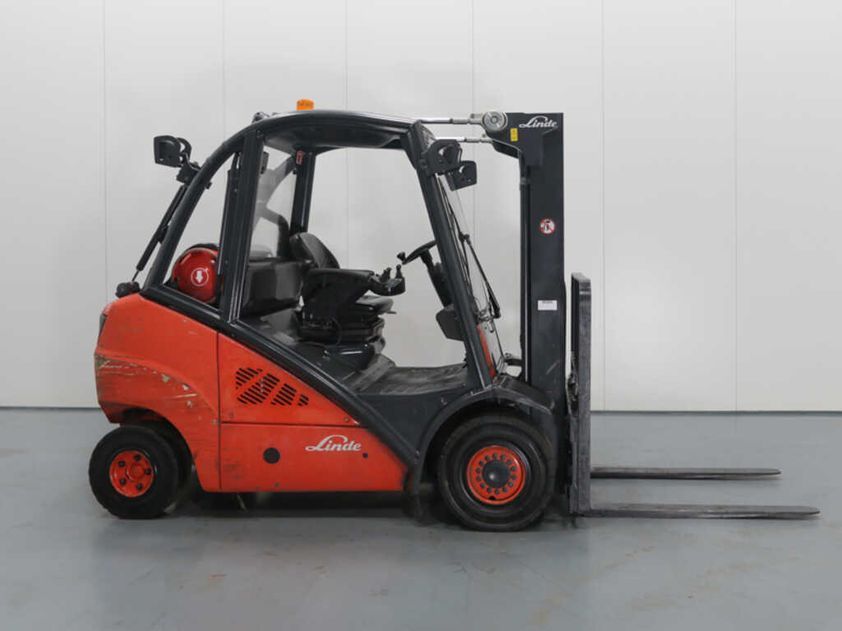 Газовий навантажувач LINDE H30T (393 серія)