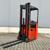 Електричний навантажувач Linde E10 трьохопорний