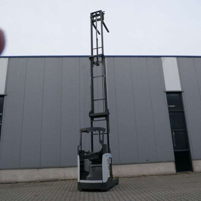 Ричтрак UNICARRIERS 140DT (модификация DRIVE-IN, холодний склад COLD STORE)