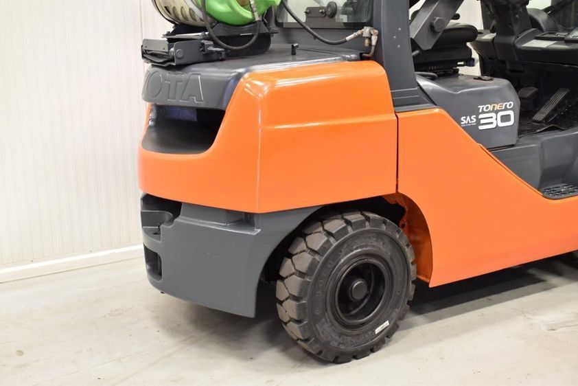 Газовий навантажувач TOYOTA 02-8FGF30