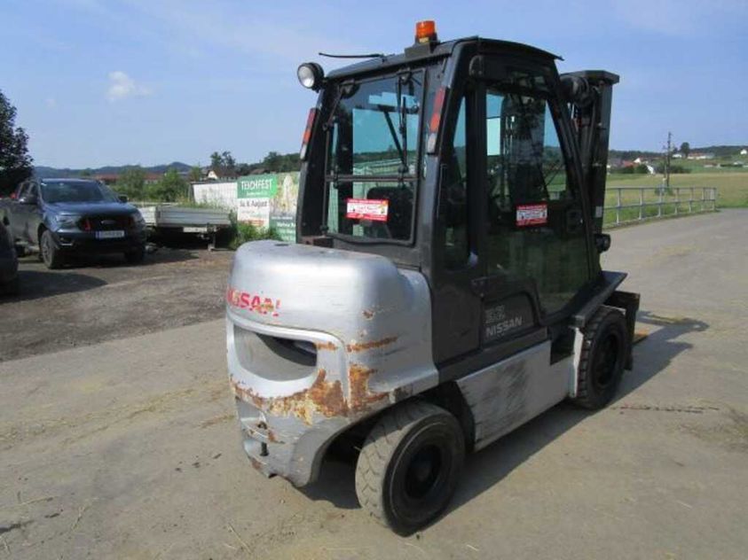 Дизельний навантажувач NISSAN FGD02A32Q