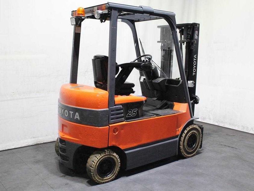 Электрический погрузчик TOYOTA 7 FBMF 25