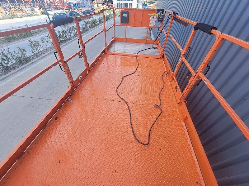 Ножничный вседорожный дизельный подъемник JLG RT4394 (Новый)