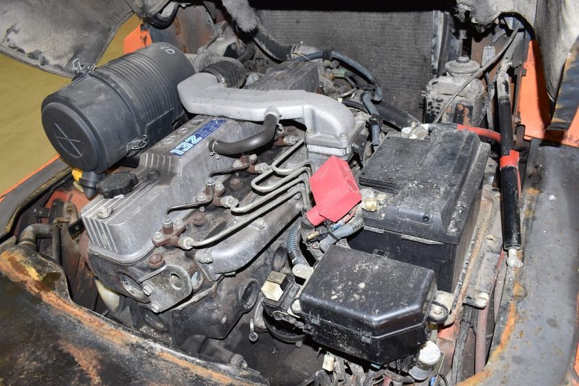 Дизельний навантажувач TOYOTA 02-7FD35